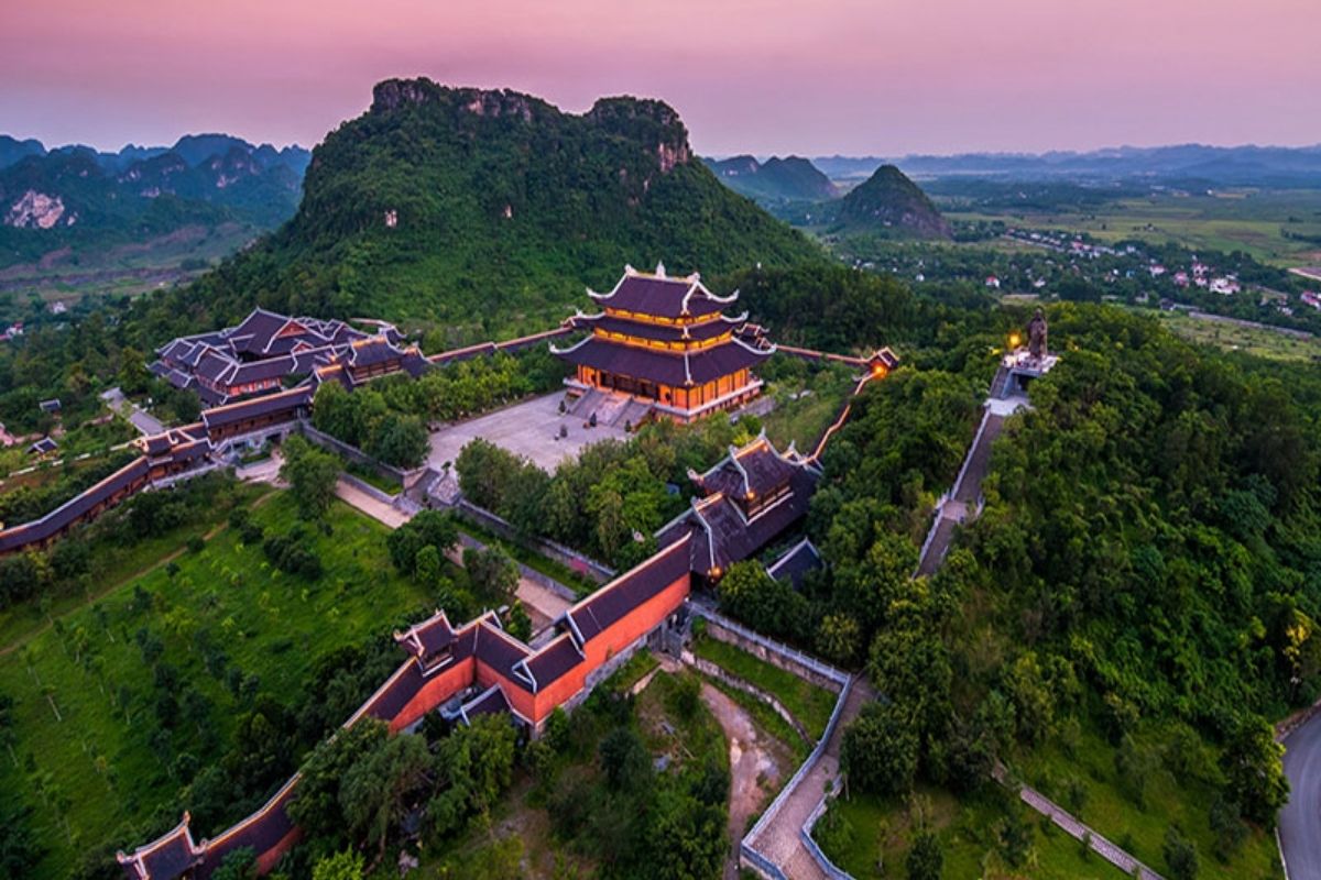 the Hoa Lu - Trang An Ninh Binh Tour