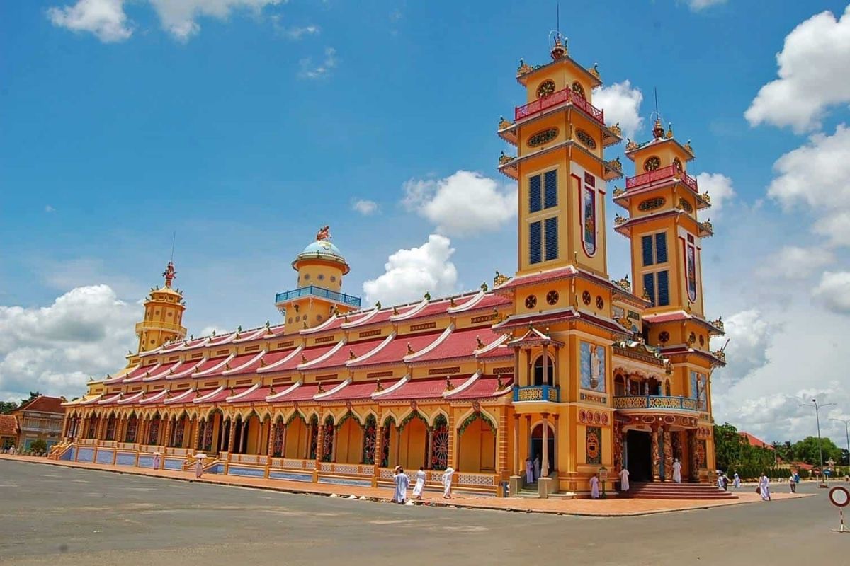 Experience history, culture, and charm with our Ho Chi Minh City Tours from Mumbai.