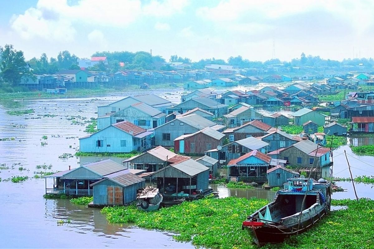 Explore the Mekong Delta with our Mekong 2-day tours