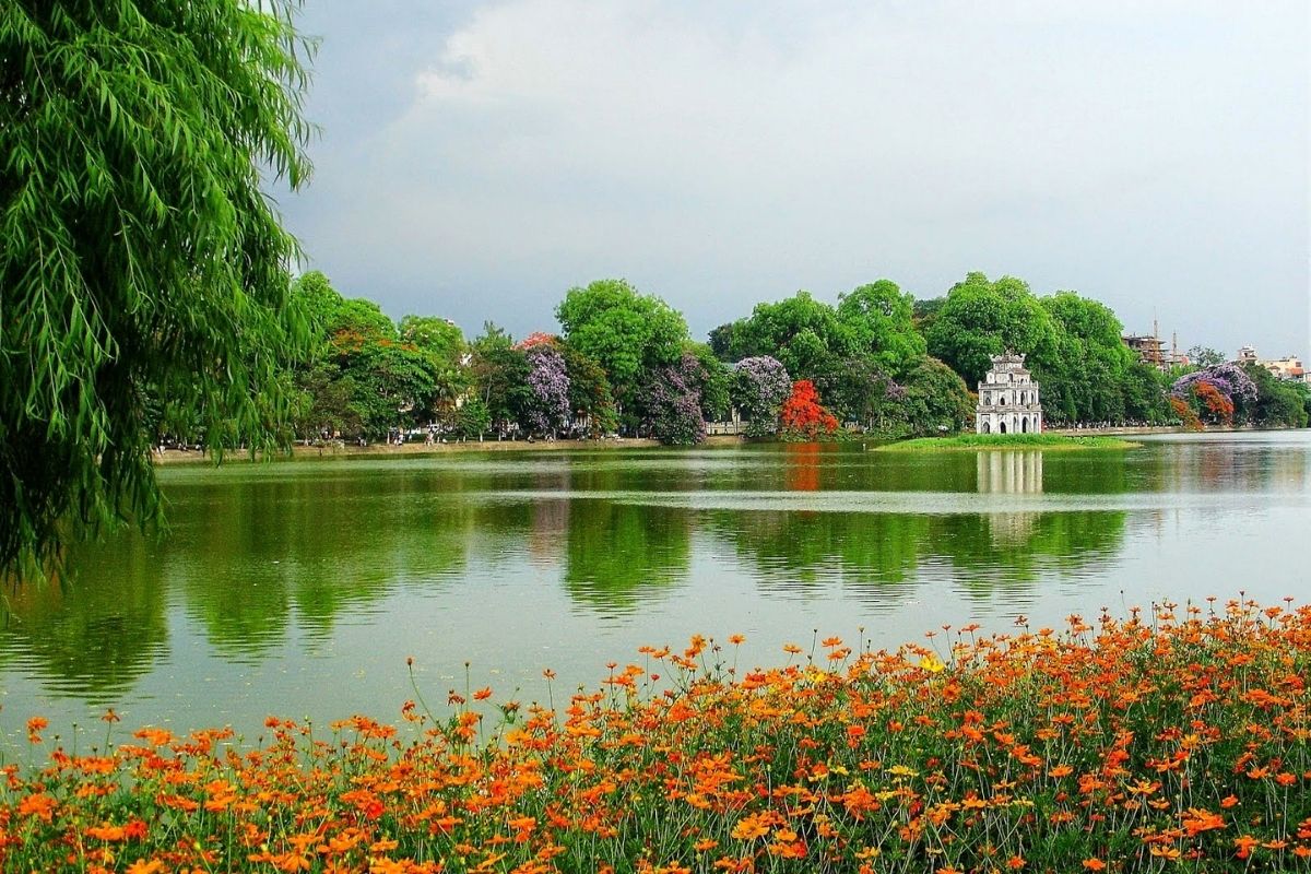 Explore Hanoi's history, cuisine, and Halong Bay's beauty