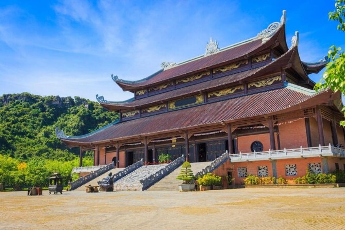 Discover the magic of Ninh Binh Tours