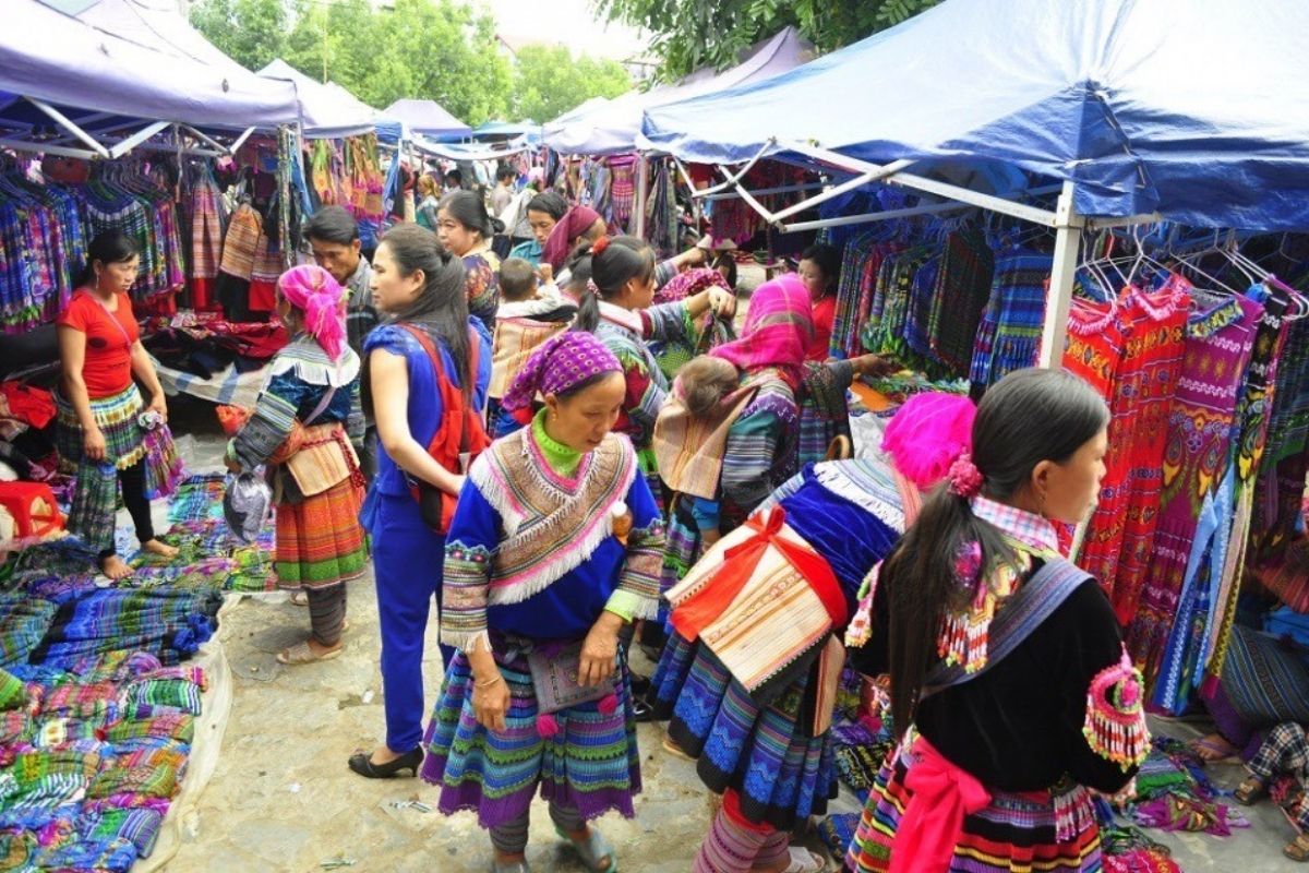 Pha Long Market 3 Days for Sapa Tours