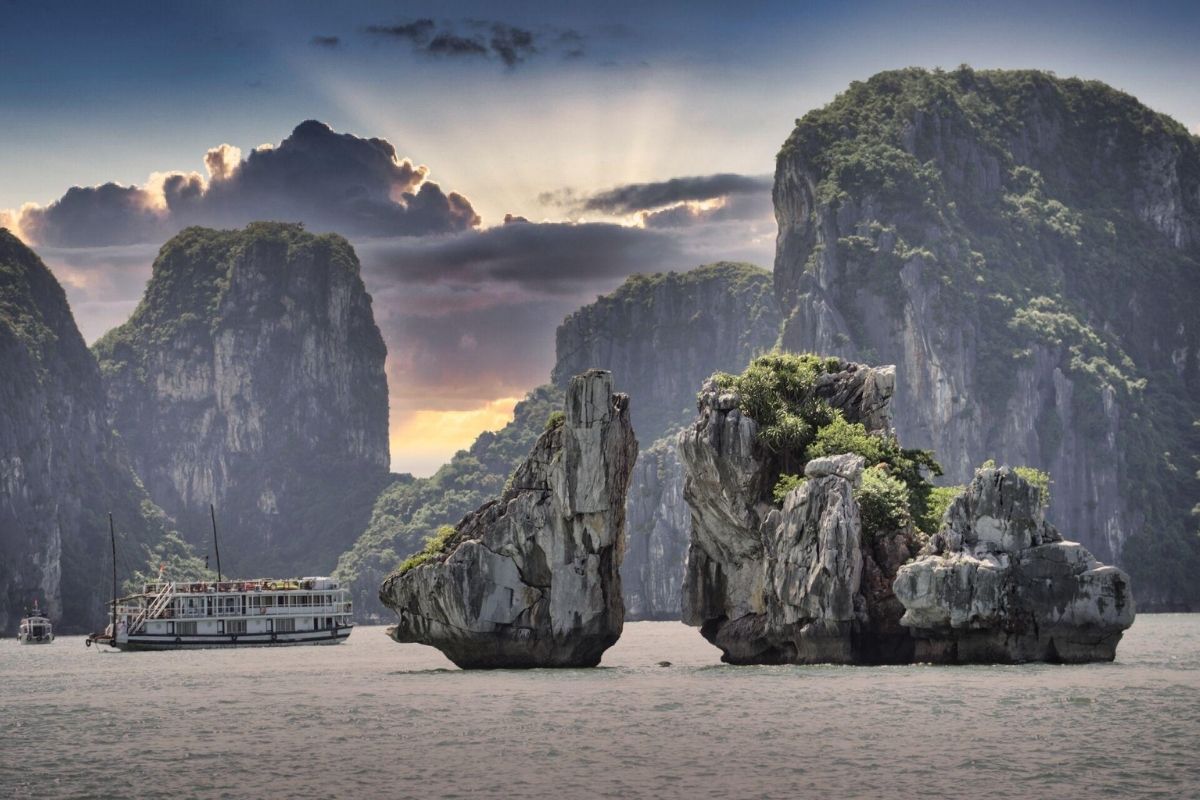 Deluxe Cruise Halong Tours