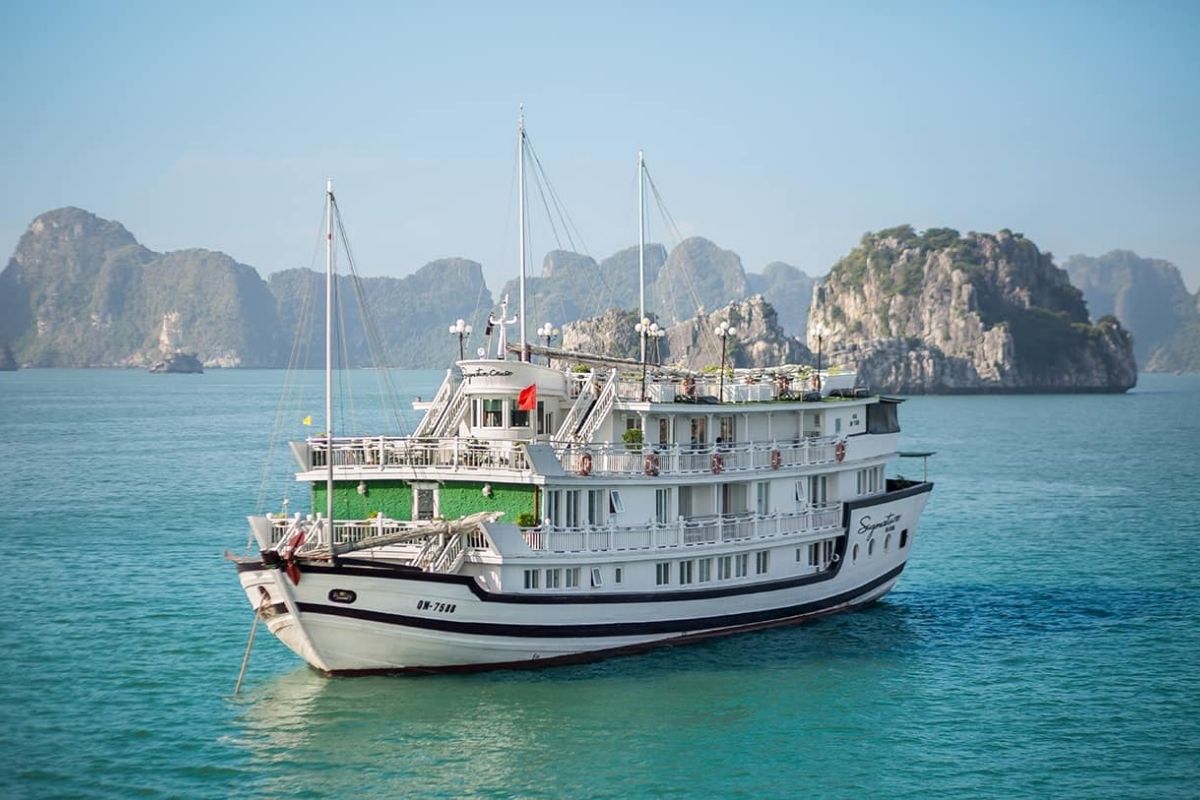 Explore Halong Bay in luxury