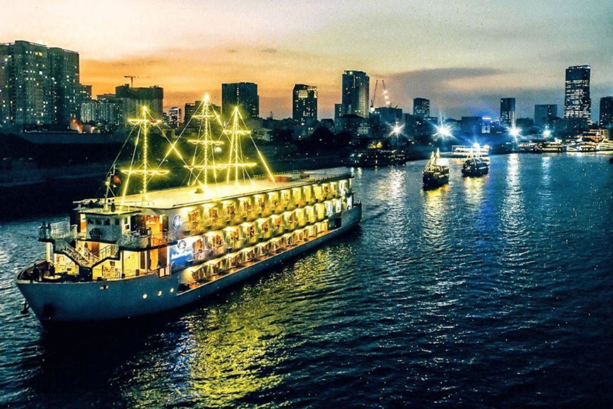 Beautiful Surabaya to Ho Chi Minh City tours