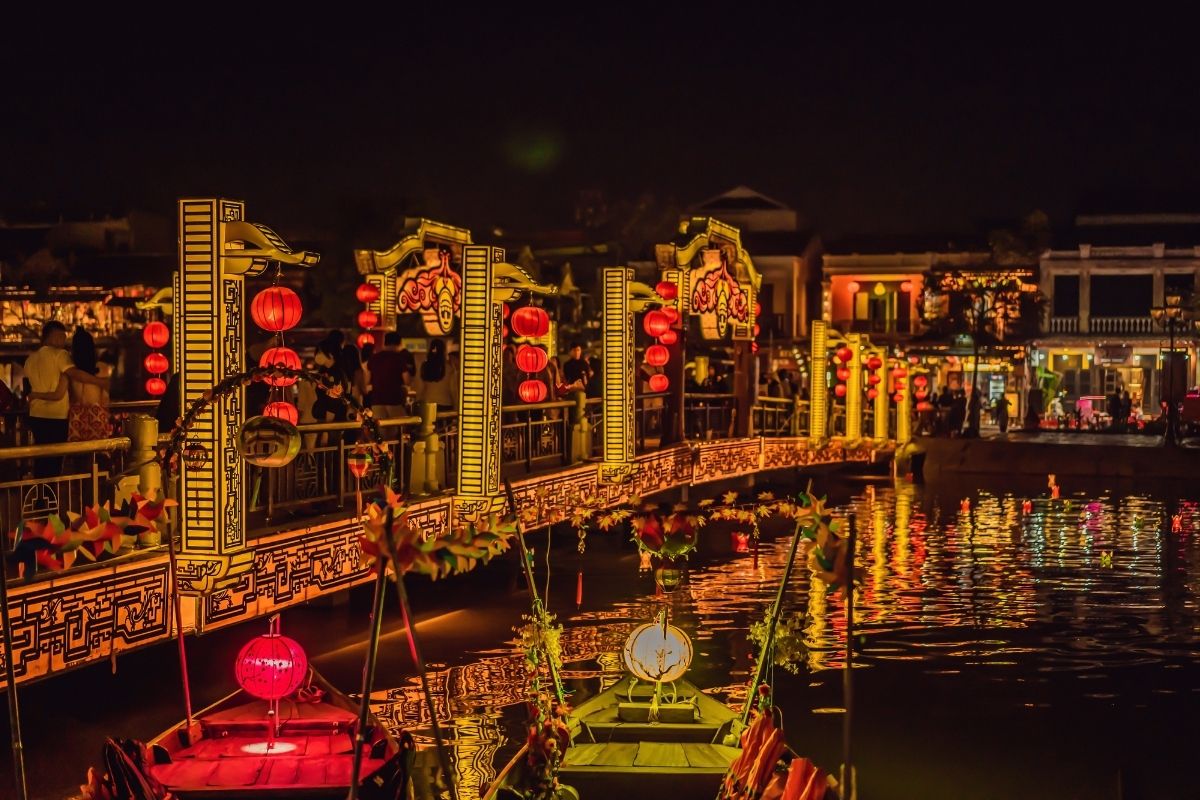 Danang to lantern-lit charm Hoi An