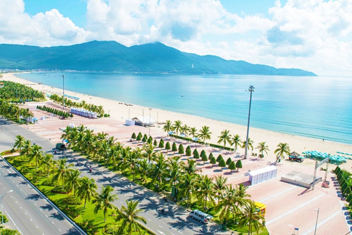 Discover beaches, UNESCO sites & vibrant culture for an unforgettable Vietnam getaway!