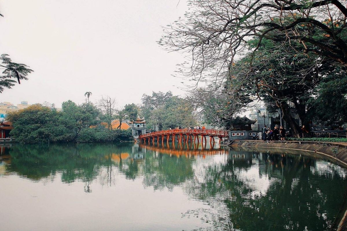 Ha Long Bay’s beauty, and authentic experiences in Quang Ninh and Thai Nguyen! 