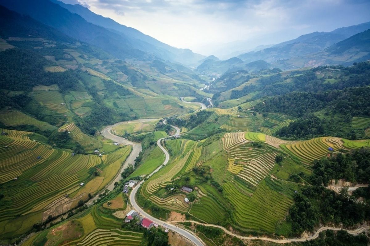 Embark on a 6-day journey with Sapa Tours