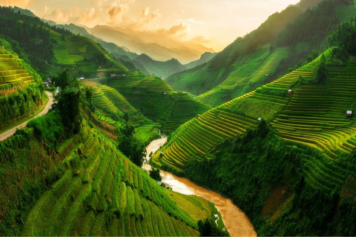 Sapa Tours From Thailand (Thai Or English Speaking Guide) 