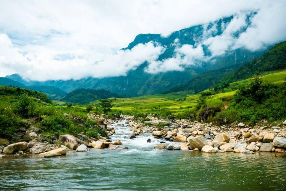 Experience the beauty of Mu Cang Chai Tours at Homestay Ha Linh