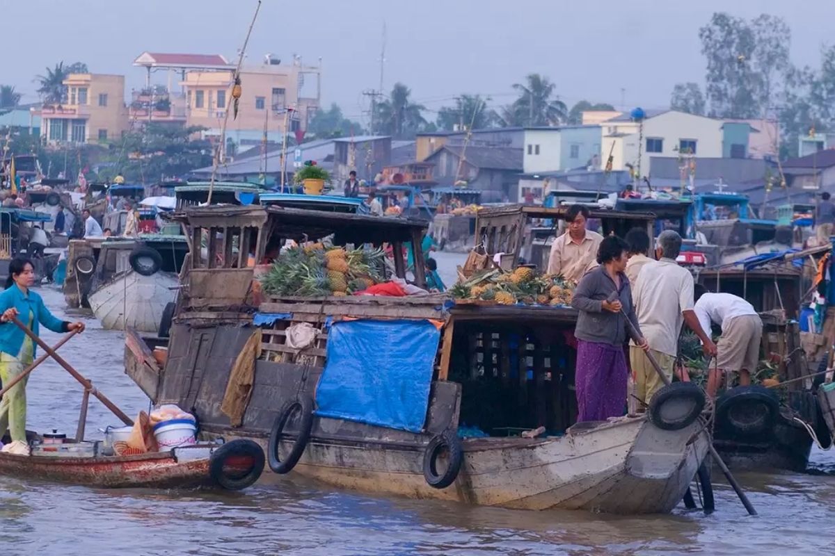 Mekong tours visit Hau Giang