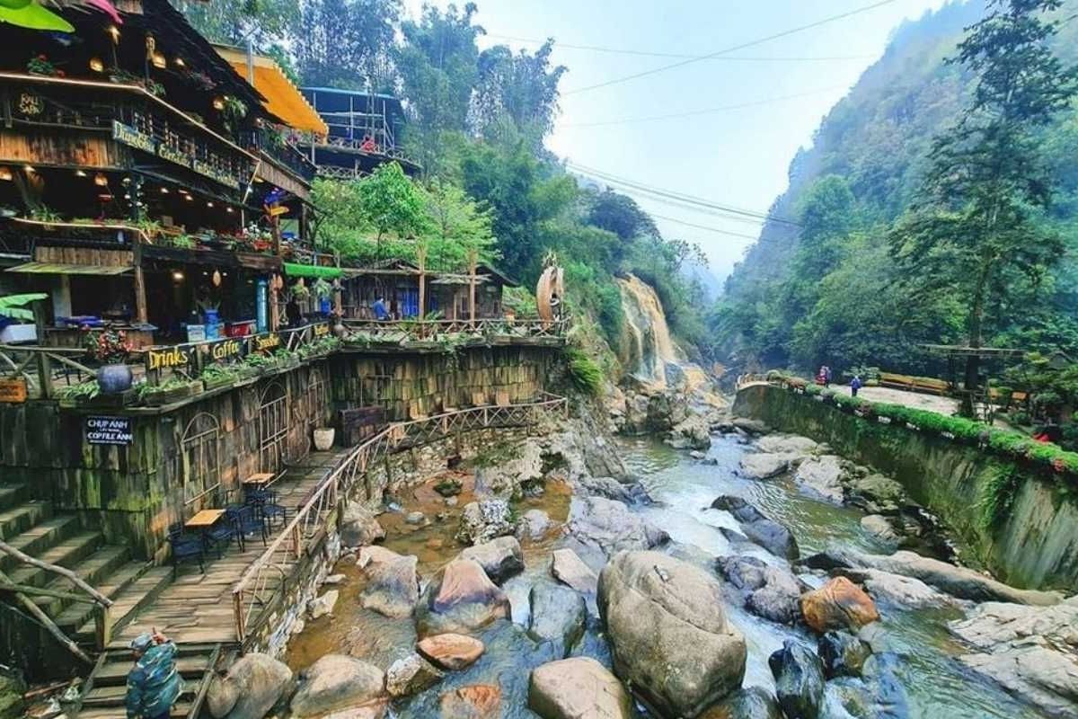 Discover the rich history and spirituality of Sapa Tours Discover Phu Nhuan Co Ba Temple