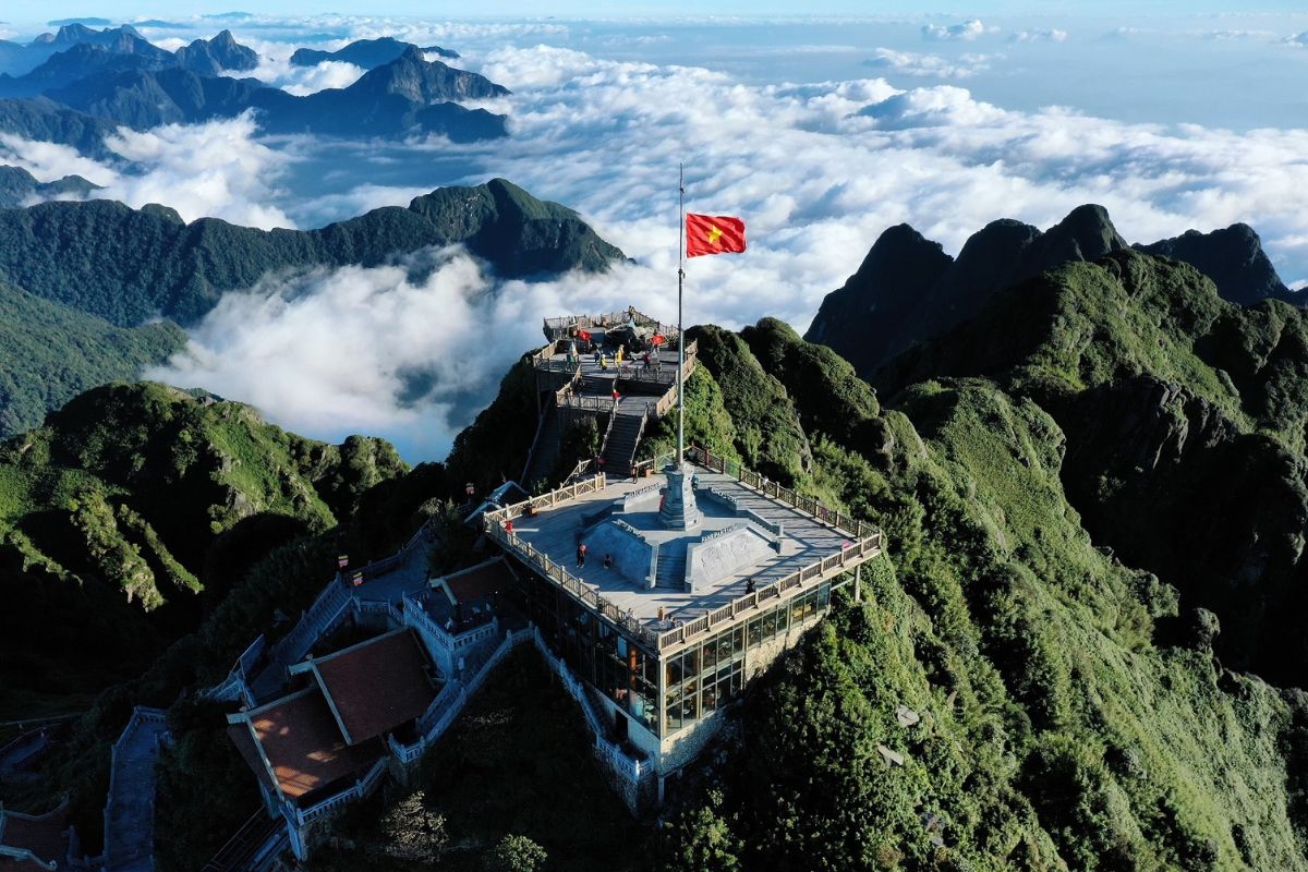 2,3-day Religious Sapa tours discover Phu Nhuan Co Ba Temple 