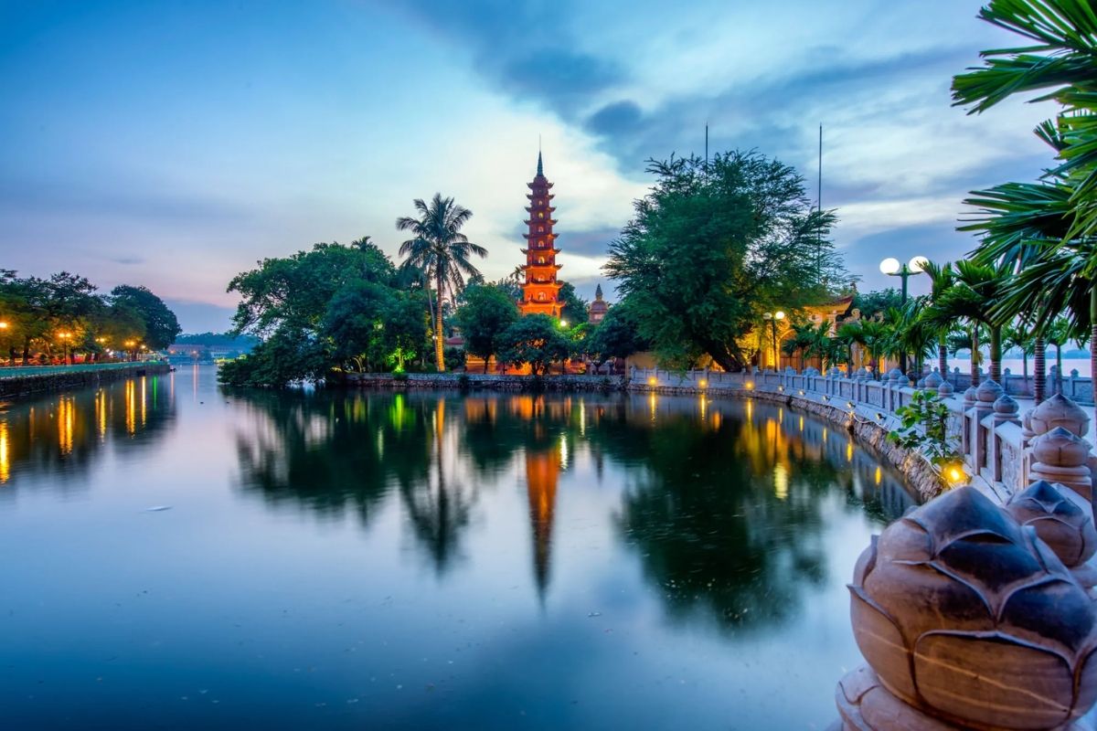 Discover the beauty of Vietnam 