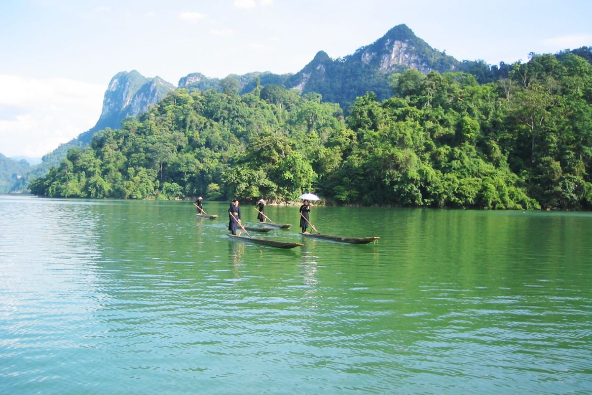 Adventure Ha Giang Tours Take Ride Boat On Gam River (4 Days) 