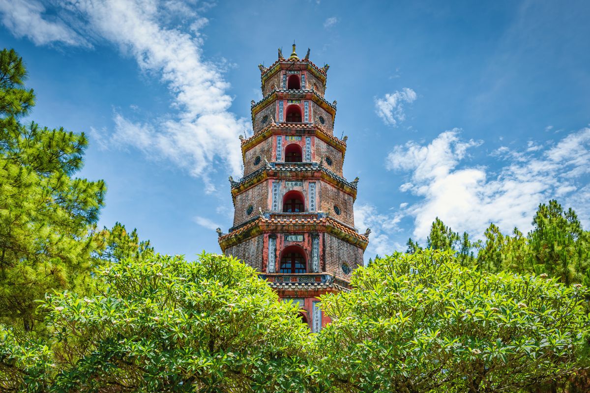  Booking a Vietnam Package Tour ensures a tension-free journey, expert itinerary