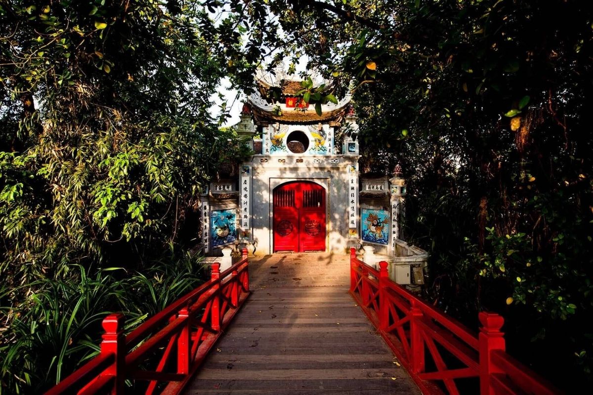 Our Hanoi Tours, professionally crafted for Chinese-speaking visitors, have 4, 5, or 6-day tours