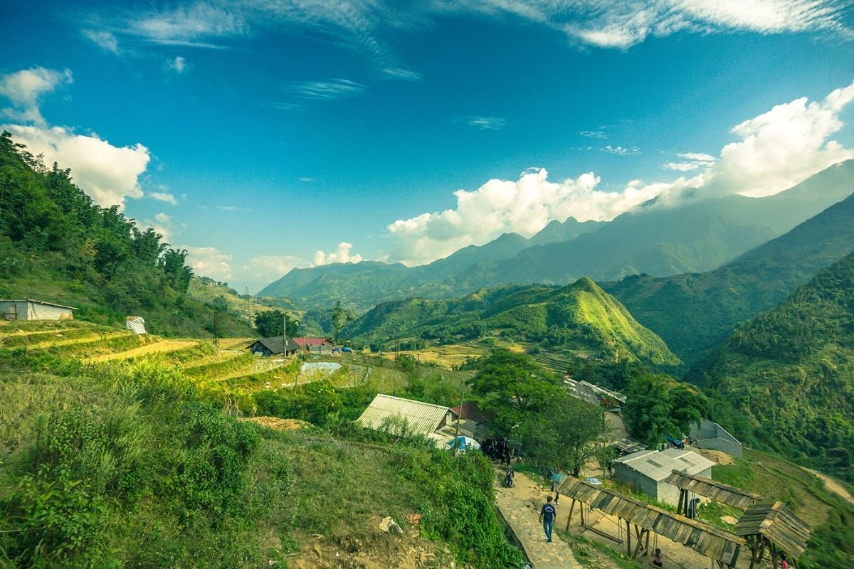 Discover the beauty of Sapa tours visit Thai Giang Ho Flower Valley