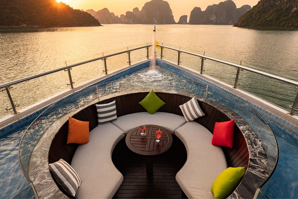 Experience the ultimate Halong tours stay at JadeSails Cruise