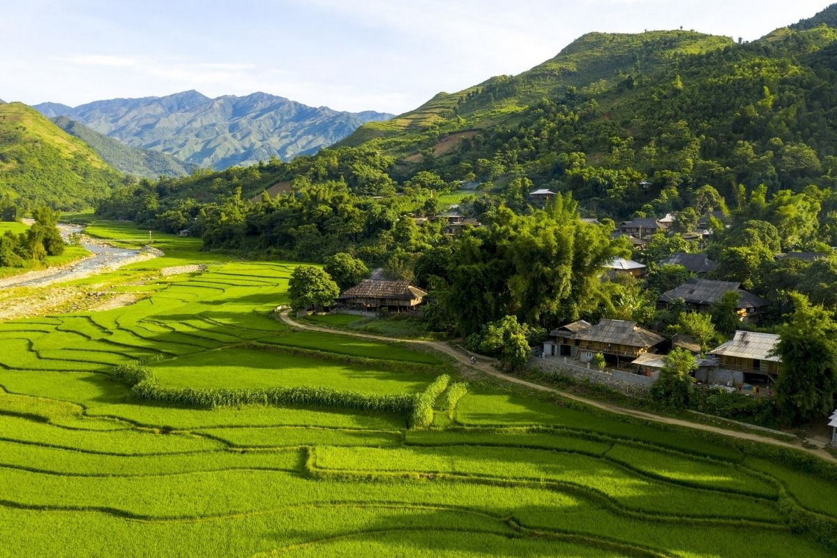 home to the dazzling golden terraces and Yen Binh night