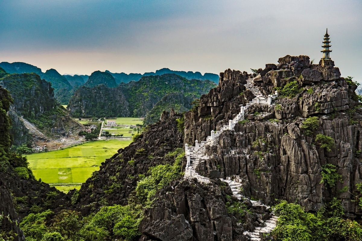 Join Ninh Binh Tours, to have unforgettable trips with nature