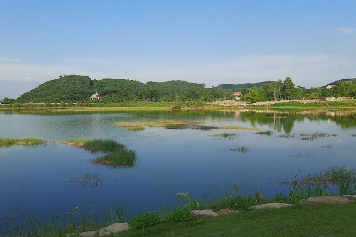 Picnic Ninh Binh Tours Camp In Dong Chuong Lake (2 Days)