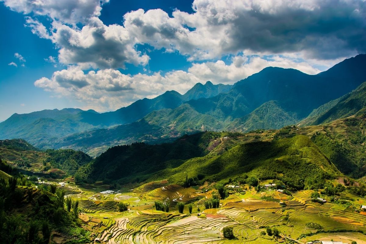 Sapa Tours Visit Ban Cam Market In Bao Thang: 2,3 Days