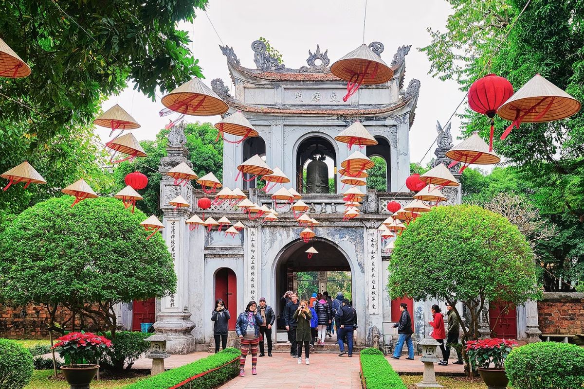 Stunning Hanoi Tours From France 6,7 Days 