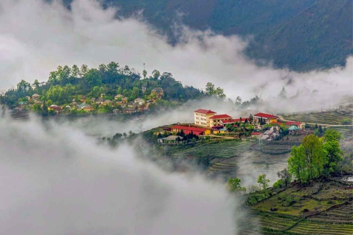 cloud hunting, trekking, and rich ethnic culture await! 