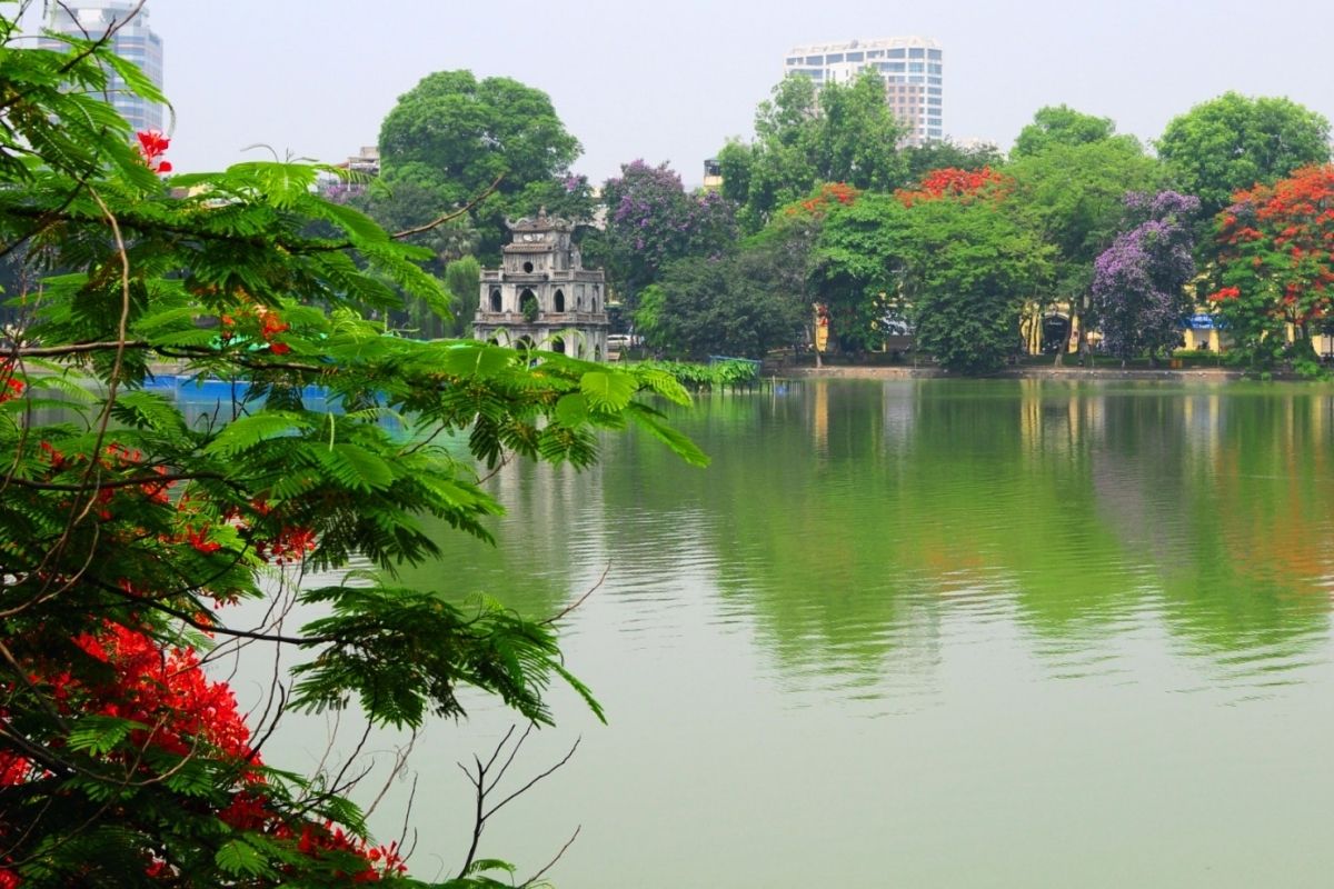 exploring Hanoi’s rich history, Ha Long Bay’s beauty, and Ha Giang’s landscapes! 