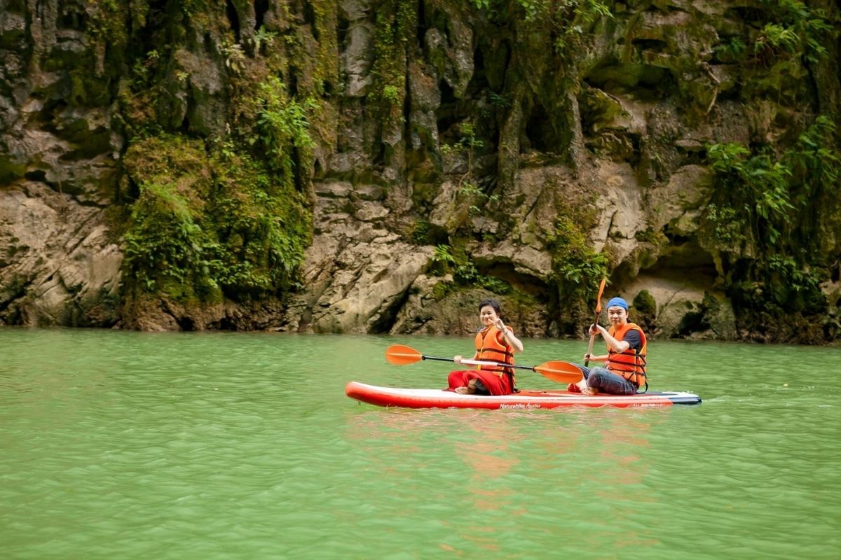 Ha Giang Tours visit Bach Son Cave takes you deep into Bac Me’s