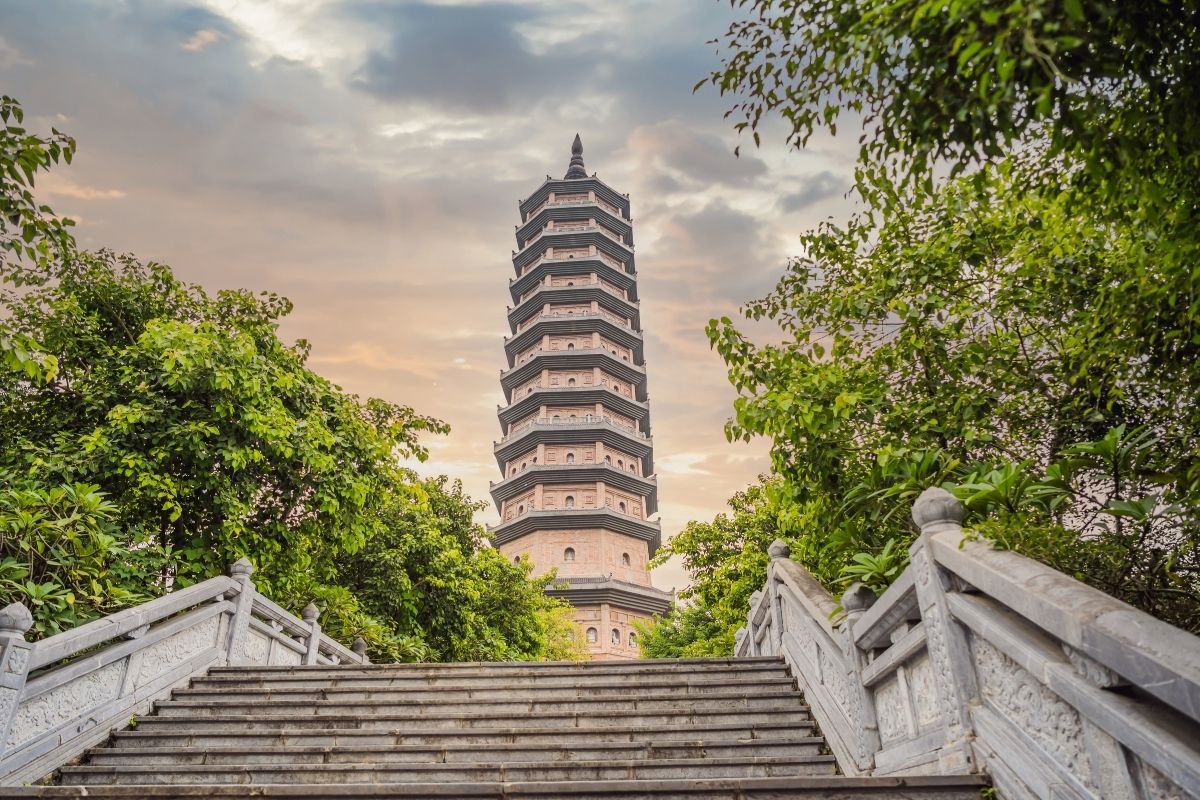 where ancient temples rub shoulders with busy market stalls. 