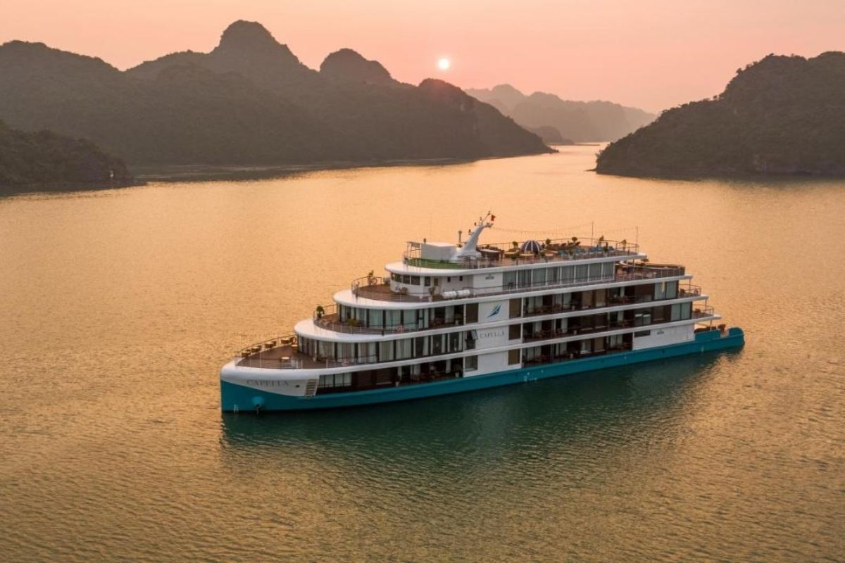  Experience luxury with Capella Cruise, a 5-star journey through Halong Bay & Lan Ha Bay.