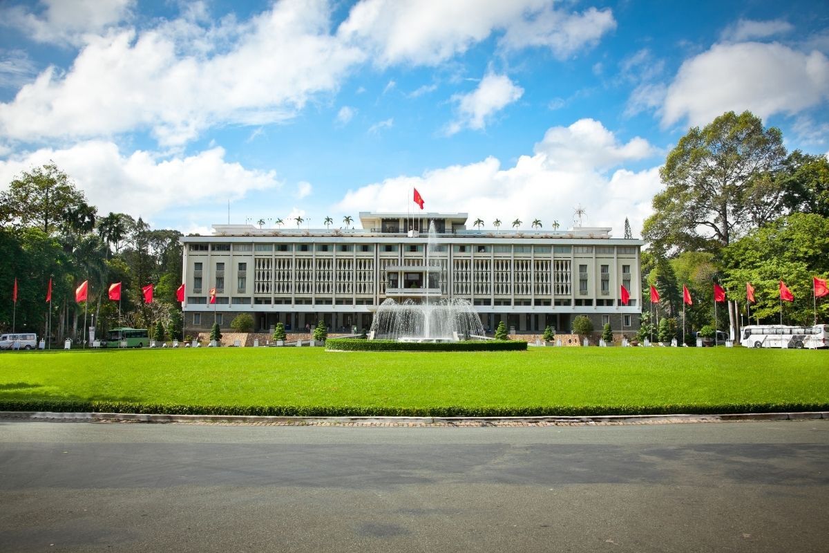 Reunification Palace and Cu Chi Tunnels 