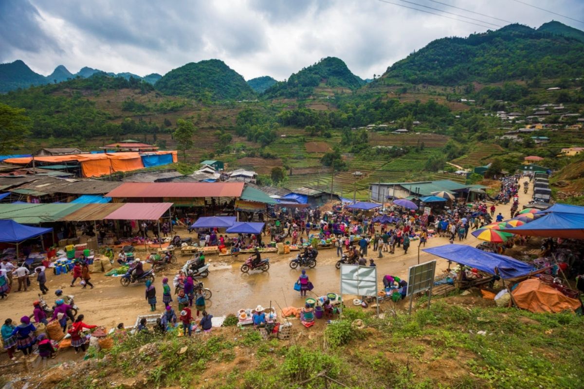 Spiritual Sapa Tours Visit Bac Ha Temple: 2,3 Days