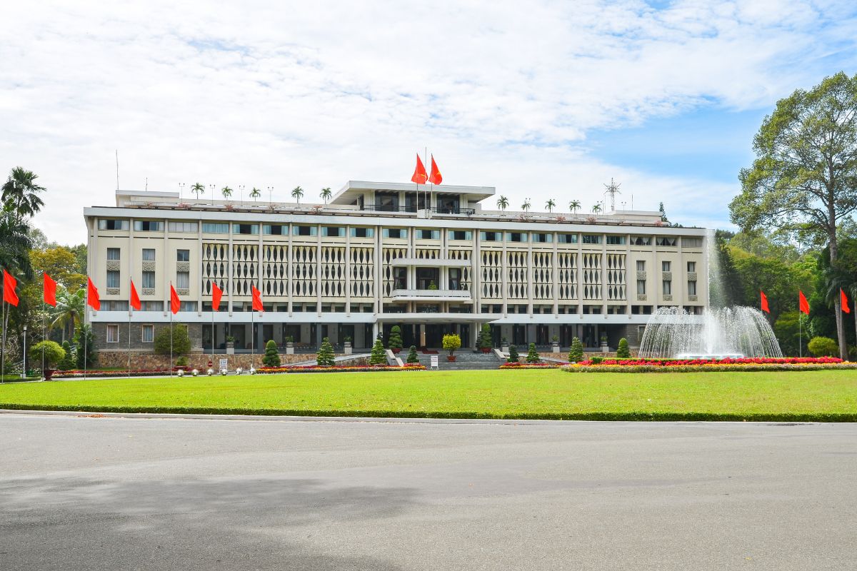 Opt for a 10-day cultural trip or expand your vacation to the 14-day Phan Thiet & Vung Tau
