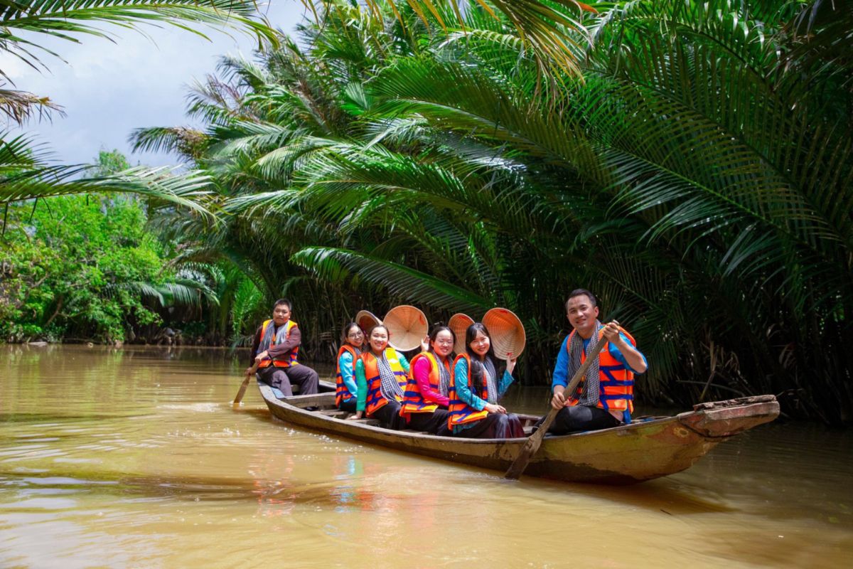 Experience the best of Vietnam with Argentina to Ho Chi Minh City tours