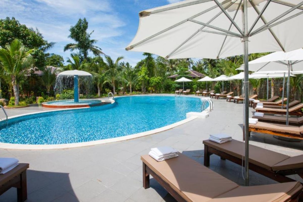 our Ecuador to Vietnam Package tours to discover in style. 