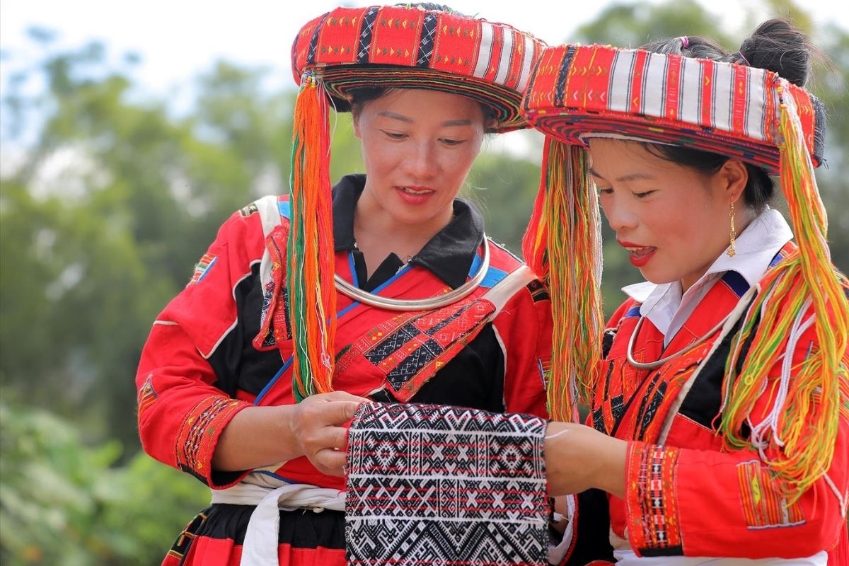 Ha Giang Tours Explore Yen Cuong Brocade Village: 3,4 Days