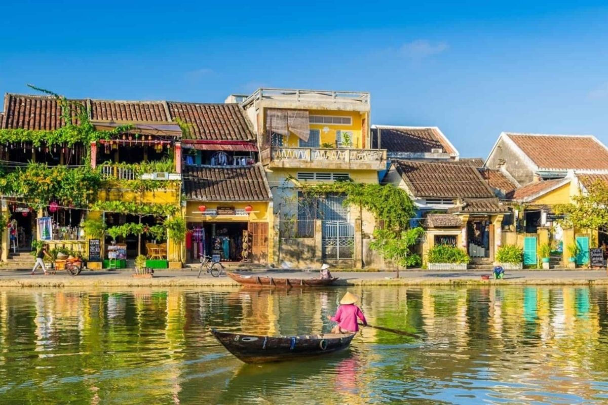 Located on Vietnam’s central coast, Danang is a traveler’s paradise from Mozambique