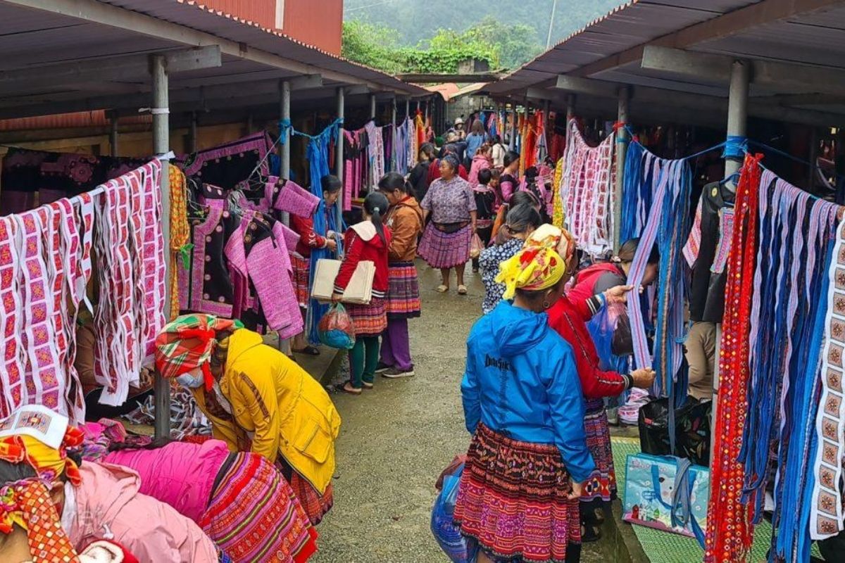  Located in the Mai Chau highlands, Pa Co has stunning trekking routes through misty valleys, green rice terraces