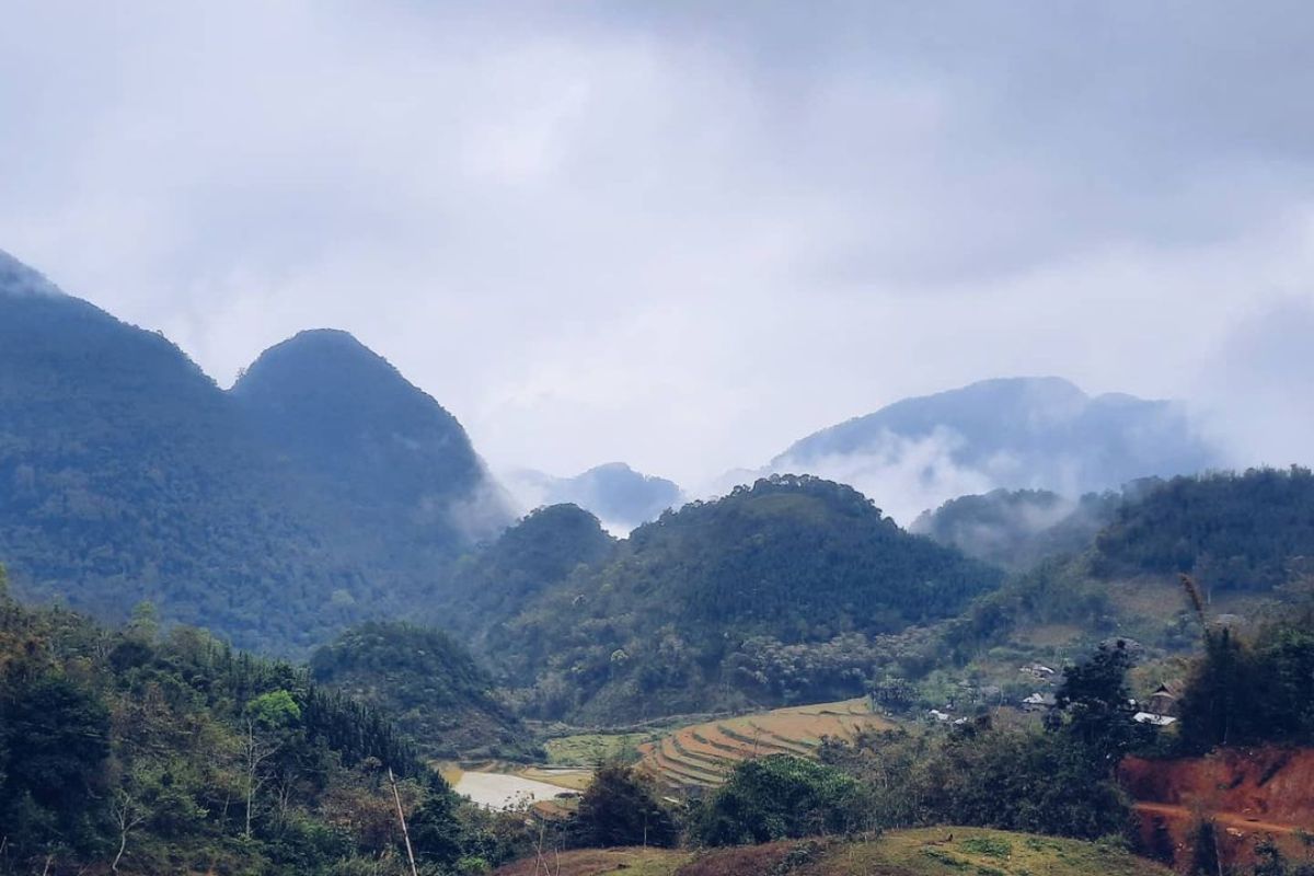 Experience the best of Trekking Mai Chau Tours Explore Hang Kia