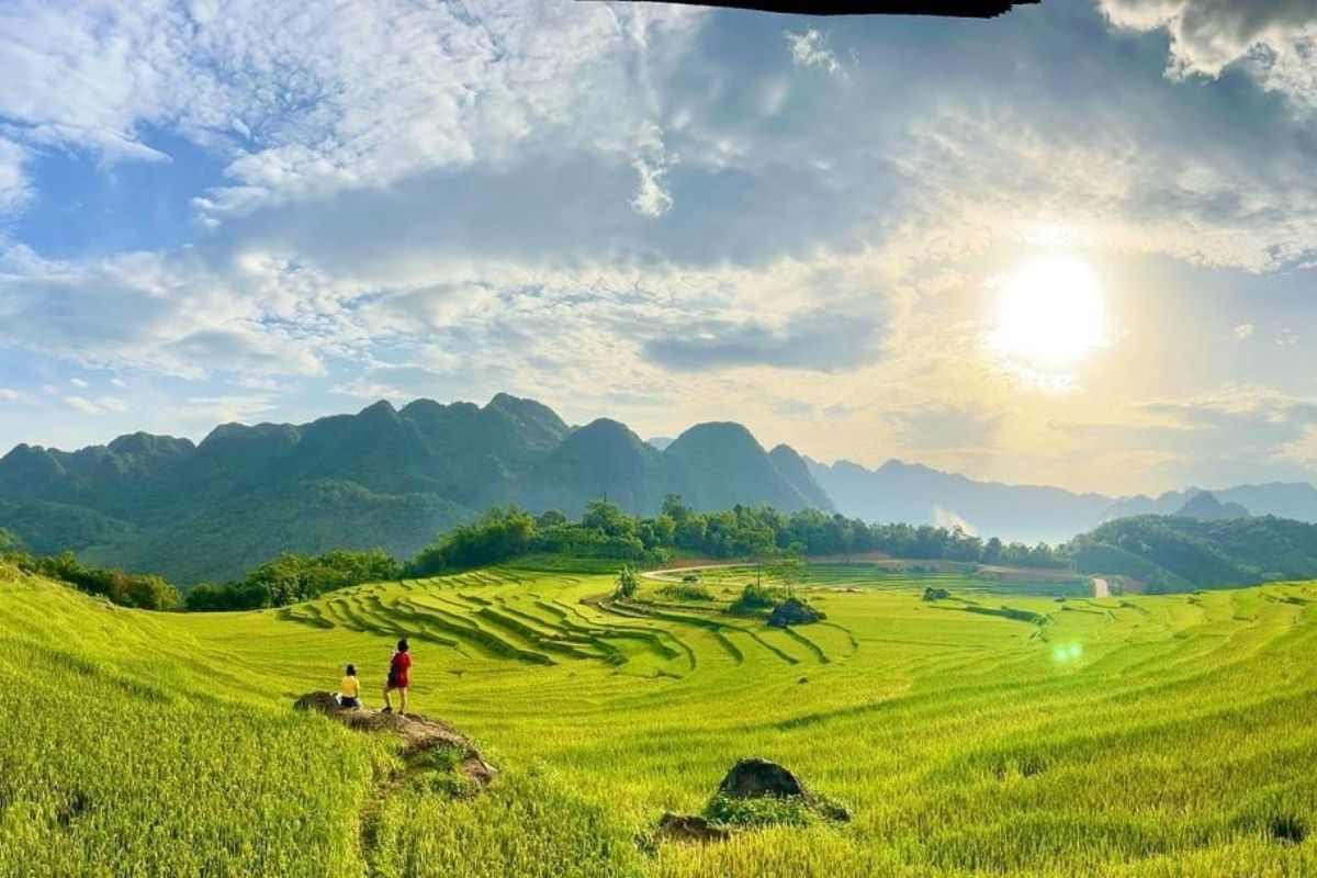 Experience Trekking Pu Luong Tours to Lan Village for $75