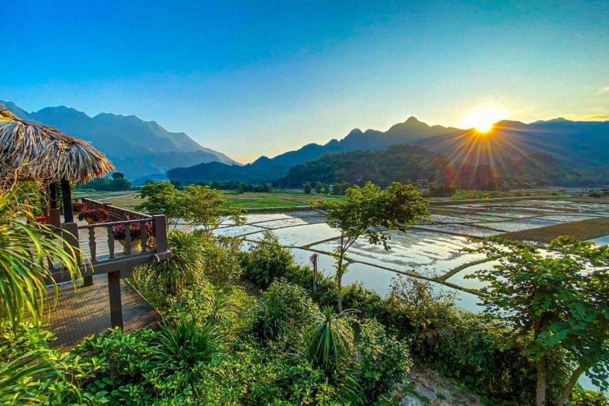 Check in at Mai Chau Ecolodge (4★) with Mai Chau to Pu Luong tours of Adventure