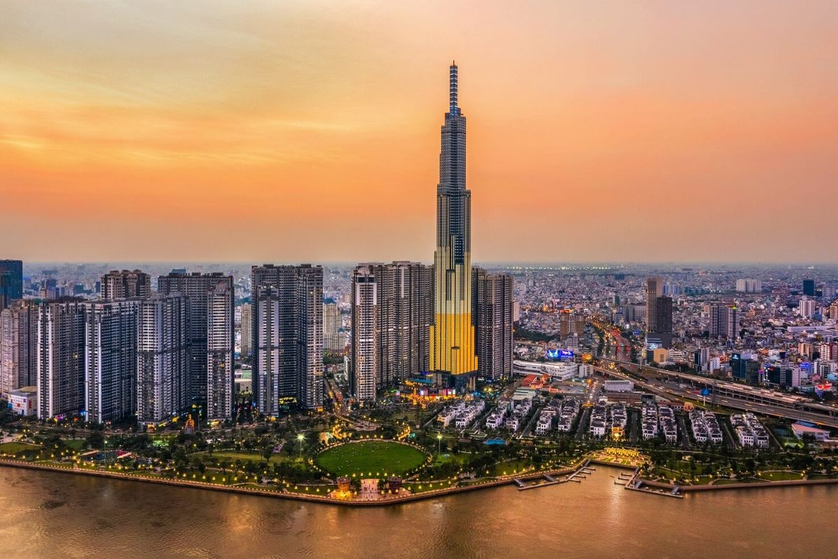 Landmark 81 (View from Outside)