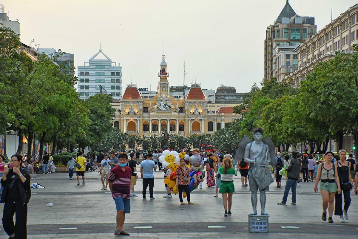 Walking in Nguyen Hue Walking Street with Ho Chi Minh City Free & Easy Package Tours