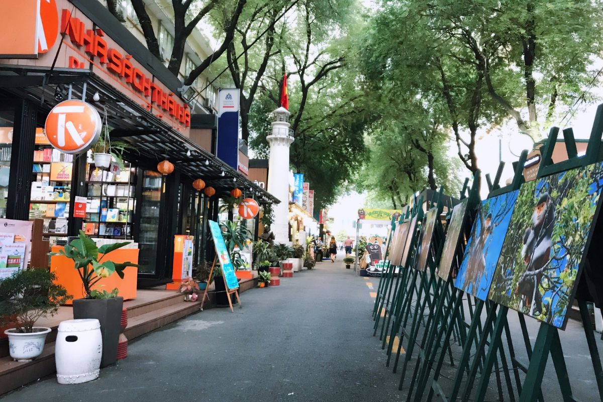 Book Street (Duong Sach)