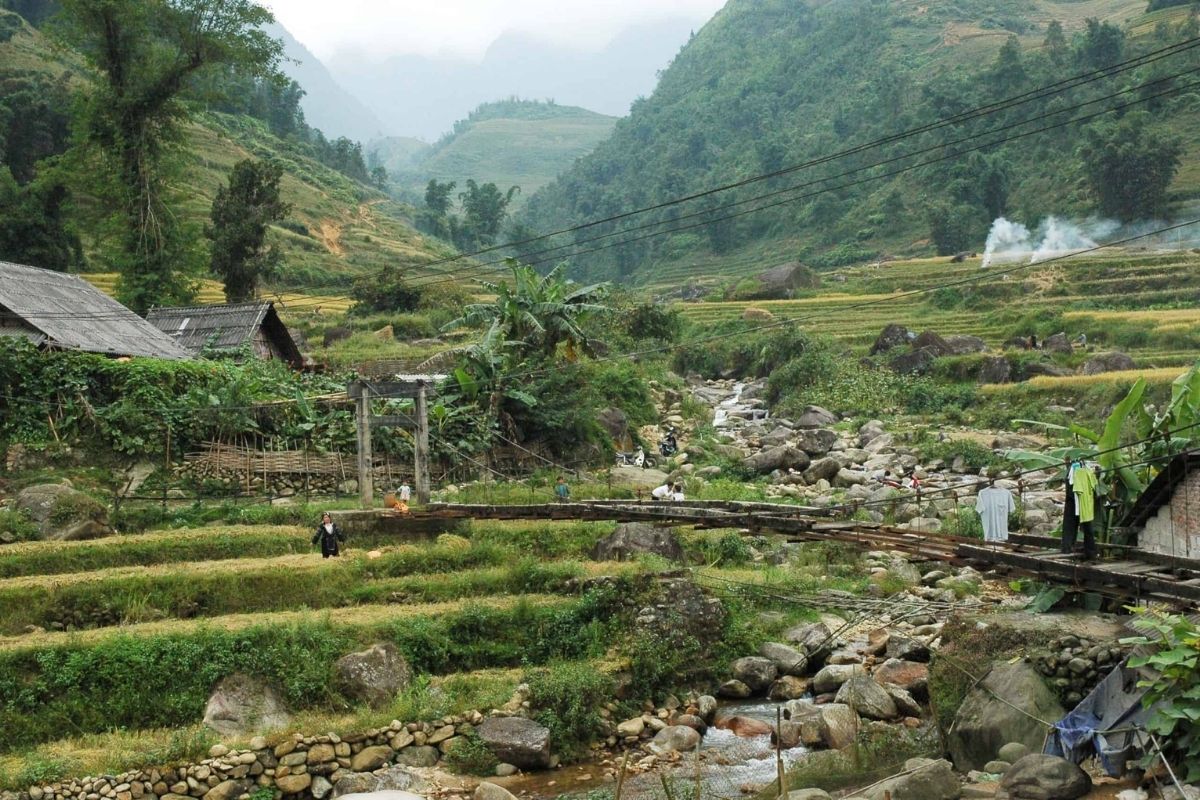 Discover Ta Van Village with sapa village vietnam