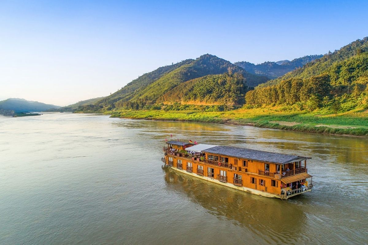 Boat Rides & Mekong tours cruise along the Mekong River